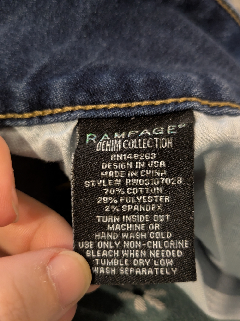 🔴 Rampage Women’s Skinny Jeans with Triple Button Waist - Picture 7 of 10